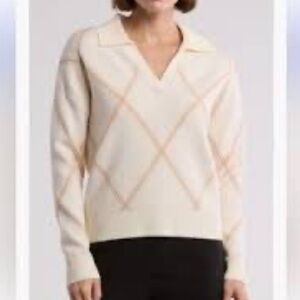 NWT T Tahari V-Neck Argyle Sweater in Ivory Cream and Tan size Small
